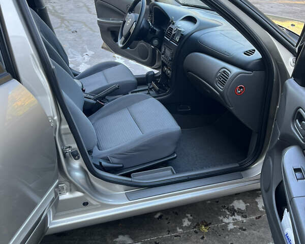 Бежевый Ниссан Альмера, объемом двигателя 1.6 л и пробегом 87 тыс. км за 6100 $, фото 12 на Automoto.ua