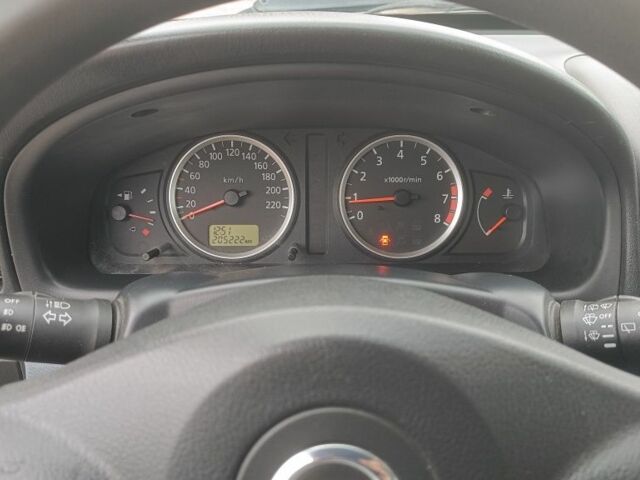 Черный Ниссан Альмера, объемом двигателя 1.5 л и пробегом 205 тыс. км за 3700 $, фото 5 на Automoto.ua