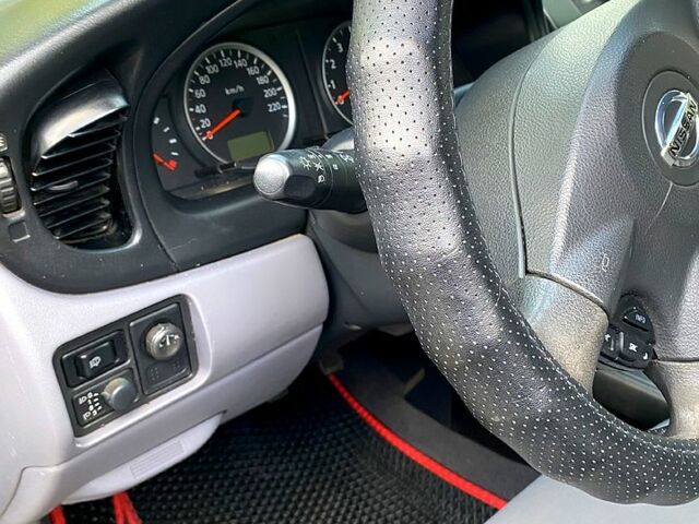 Черный Ниссан Альмера, объемом двигателя 1.5 л и пробегом 221 тыс. км за 3500 $, фото 2 на Automoto.ua