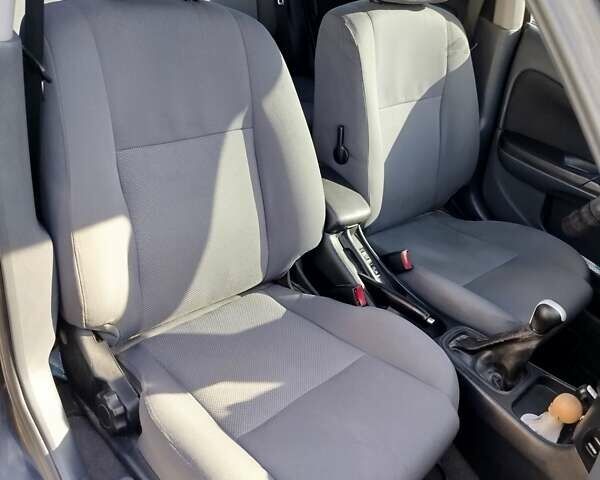 Черный Ниссан Альмера, объемом двигателя 1.5 л и пробегом 269 тыс. км за 2550 $, фото 21 на Automoto.ua