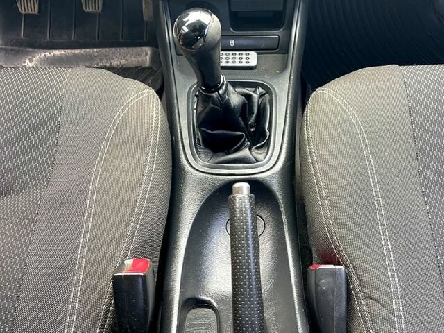 Черный Ниссан Альмера, объемом двигателя 1.5 л и пробегом 220 тыс. км за 2700 $, фото 8 на Automoto.ua