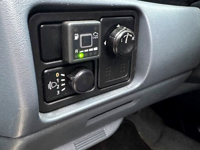 Чорний Ніссан Альмера, об'ємом двигуна 1.6 л та пробігом 245 тис. км за 4600 $, фото 12 на Automoto.ua