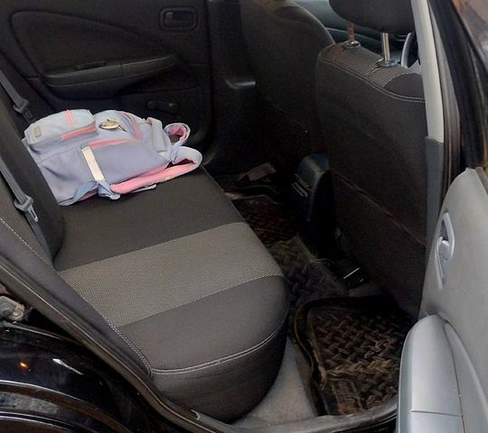 Черный Ниссан Альмера, объемом двигателя 1.6 л и пробегом 262 тыс. км за 5400 $, фото 8 на Automoto.ua