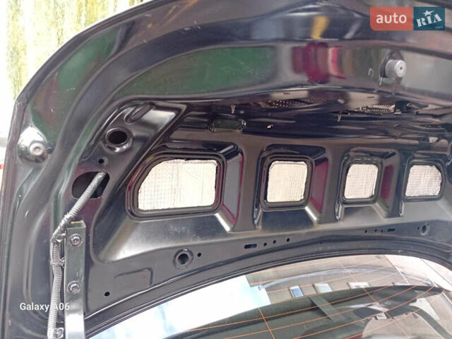 Черный Ниссан Альмера, объемом двигателя 1.6 л и пробегом 185 тыс. км за 4500 $, фото 103 на Automoto.ua