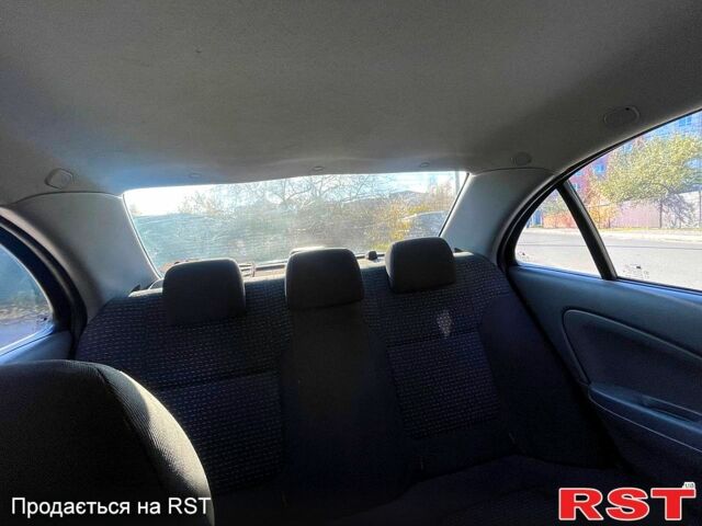 Черный Ниссан Альмера, объемом двигателя 1.6 л и пробегом 300 тыс. км за 4250 $, фото 6 на Automoto.ua