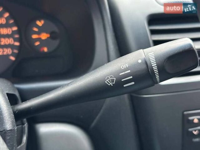 Черный Ниссан Альмера, объемом двигателя 1.6 л и пробегом 221 тыс. км за 5690 $, фото 18 на Automoto.ua