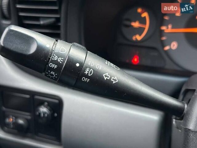 Черный Ниссан Альмера, объемом двигателя 1.6 л и пробегом 221 тыс. км за 5690 $, фото 17 на Automoto.ua