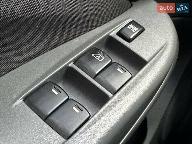 Черный Ниссан Альмера, объемом двигателя 1.6 л и пробегом 221 тыс. км за 5690 $, фото 16 на Automoto.ua