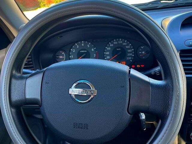 Черный Ниссан Альмера, объемом двигателя 1.6 л и пробегом 300 тыс. км за 4250 $, фото 9 на Automoto.ua