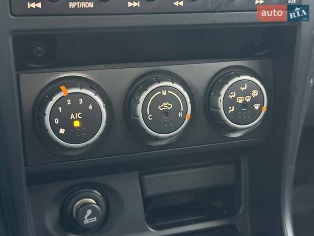 Черный Ниссан Альмера, объемом двигателя 1.6 л и пробегом 221 тыс. км за 5690 $, фото 12 на Automoto.ua