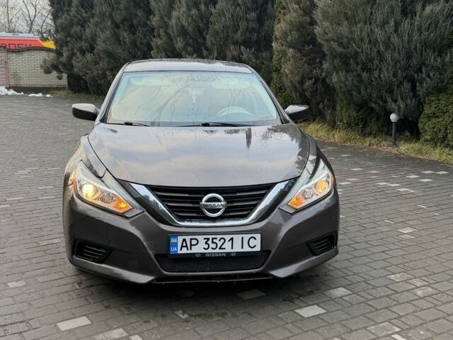 Коричневий Ніссан Альмера, об'ємом двигуна 2.5 л та пробігом 178 тис. км за 7990 $, фото 4 на Automoto.ua