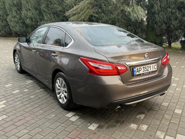 Коричневий Ніссан Альмера, об'ємом двигуна 2.5 л та пробігом 178 тис. км за 7990 $, фото 2 на Automoto.ua