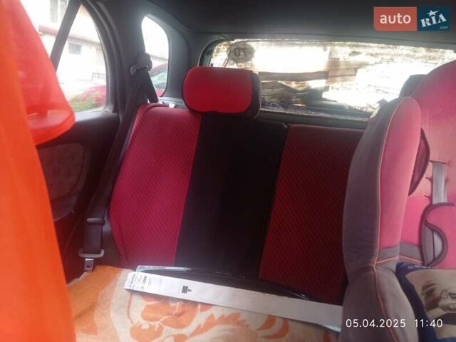 Красный Ниссан Альмера, объемом двигателя 1.39 л и пробегом 332 тыс. км за 1300 $, фото 13 на Automoto.ua