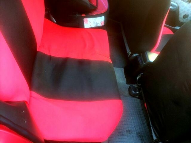 Червоний Ніссан Альмера, об'ємом двигуна 1.4 л та пробігом 0 тис. км за 1500 $, фото 6 на Automoto.ua