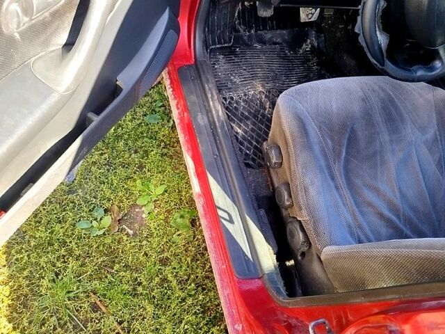 Червоний Ніссан Альмера, об'ємом двигуна 2 л та пробігом 0 тис. км за 350 $, фото 7 на Automoto.ua