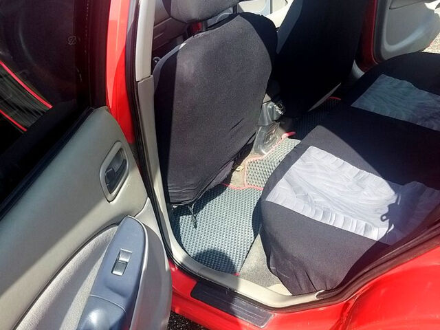 Червоний Ніссан Альмера, об'ємом двигуна 1.5 л та пробігом 0 тис. км за 2700 $, фото 4 на Automoto.ua