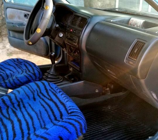 Ниссан Альмера, объемом двигателя 1.6 л и пробегом 300 тыс. км за 1500 $, фото 3 на Automoto.ua