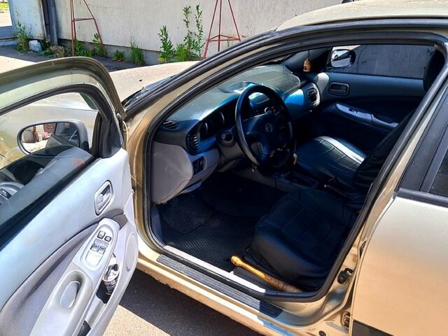 Ниссан Альмера, объемом двигателя 1.5 л и пробегом 835 тыс. км за 1300 $, фото 5 на Automoto.ua