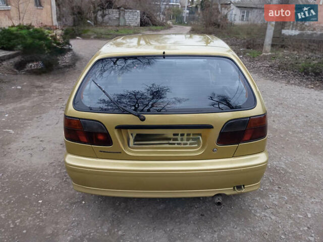 Желтый Ниссан Альмера, объемом двигателя 1.4 л и пробегом 280 тыс. км за 2700 $, фото 2 на Automoto.ua