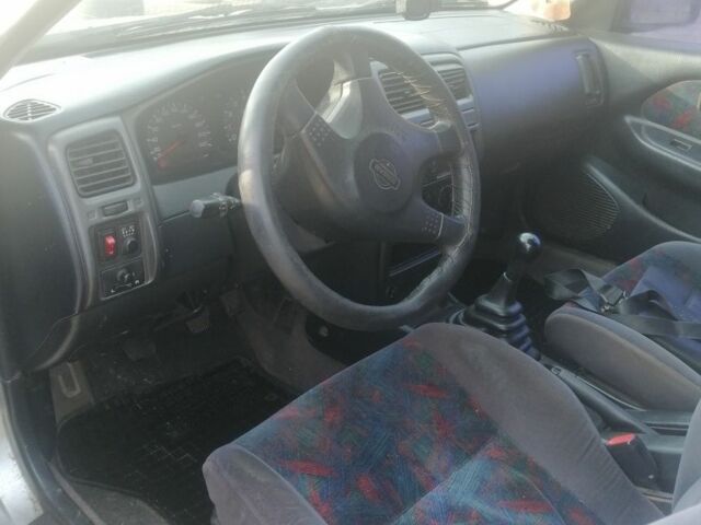 Серый Ниссан Альмера, объемом двигателя 1.6 л и пробегом 247 тыс. км за 950 $, фото 3 на Automoto.ua