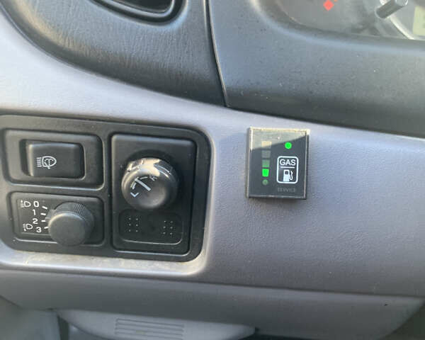 Серый Ниссан Альмера, объемом двигателя 1.77 л и пробегом 230 тыс. км за 4100 $, фото 6 на Automoto.ua