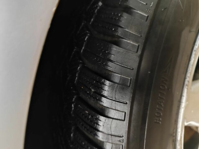 Серый Ниссан Альмера, объемом двигателя 1.5 л и пробегом 350 тыс. км за 2800 $, фото 3 на Automoto.ua