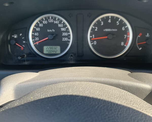 Серый Ниссан Альмера, объемом двигателя 1.77 л и пробегом 230 тыс. км за 4100 $, фото 7 на Automoto.ua