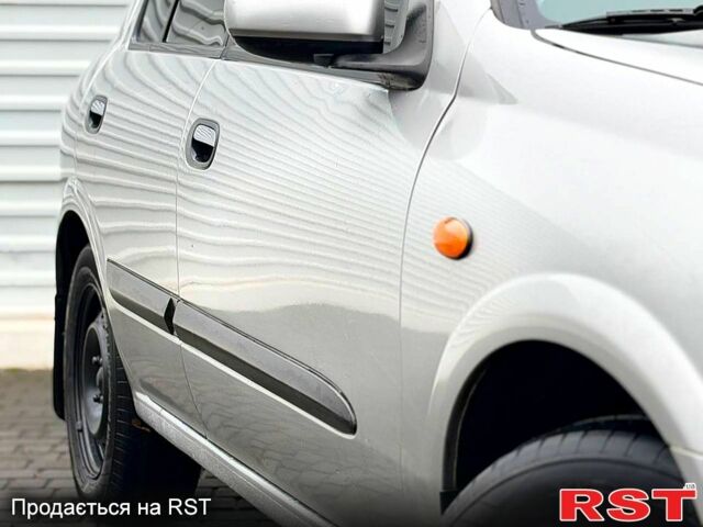 Серый Ниссан Альмера, объемом двигателя 1.5 л и пробегом 285 тыс. км за 3100 $, фото 3 на Automoto.ua