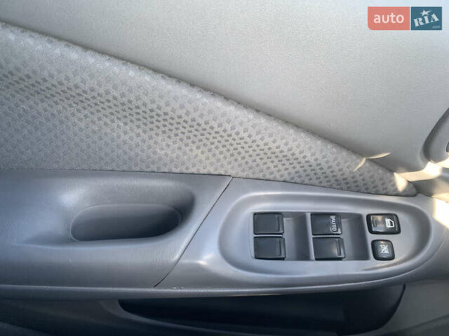 Серый Ниссан Альмера, объемом двигателя 1.77 л и пробегом 230 тыс. км за 4100 $, фото 4 на Automoto.ua