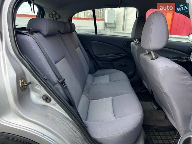 Сірий Ніссан Альмера, об'ємом двигуна 1.5 л та пробігом 204 тис. км за 4690 $, фото 10 на Automoto.ua