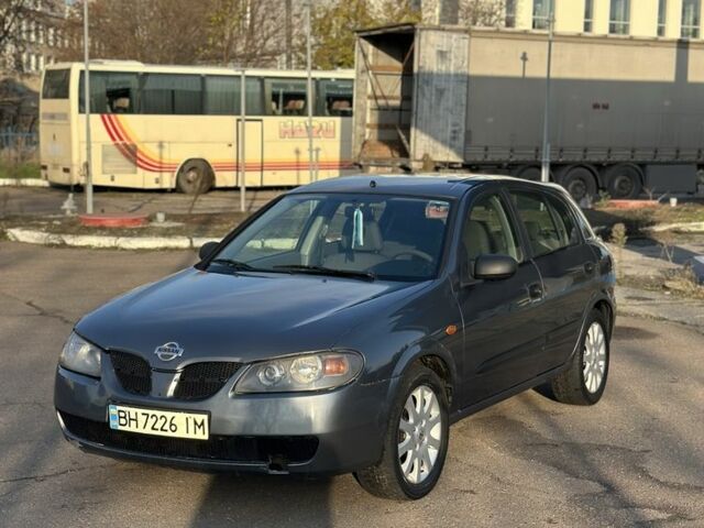 Серый Ниссан Альмера, объемом двигателя 1.5 л и пробегом 300 тыс. км за 2999 $, фото 2 на Automoto.ua