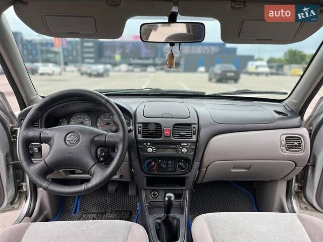 Серый Ниссан Альмера, объемом двигателя 1.8 л и пробегом 372 тыс. км за 2600 $, фото 16 на Automoto.ua