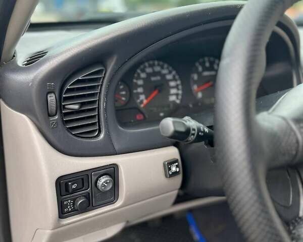 Серый Ниссан Альмера, объемом двигателя 1.8 л и пробегом 372 тыс. км за 2600 $, фото 18 на Automoto.ua