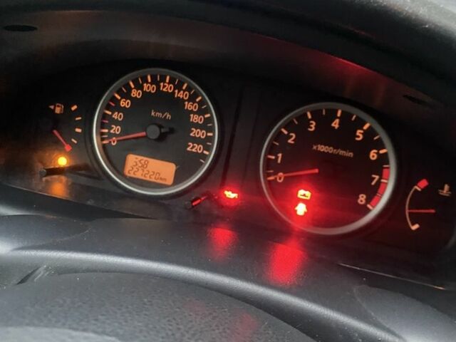 Серый Ниссан Альмера, объемом двигателя 1.5 л и пробегом 227 тыс. км за 2800 $, фото 8 на Automoto.ua