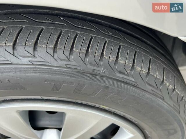 Серый Ниссан Альмера, объемом двигателя 1.5 л и пробегом 140 тыс. км за 4600 $, фото 18 на Automoto.ua