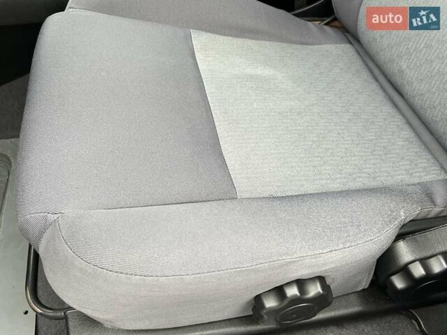 Серый Ниссан Альмера, объемом двигателя 1.5 л и пробегом 140 тыс. км за 4600 $, фото 26 на Automoto.ua