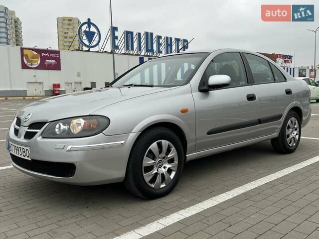 Серый Ниссан Альмера, объемом двигателя 1.5 л и пробегом 140 тыс. км за 4600 $, фото 1 на Automoto.ua