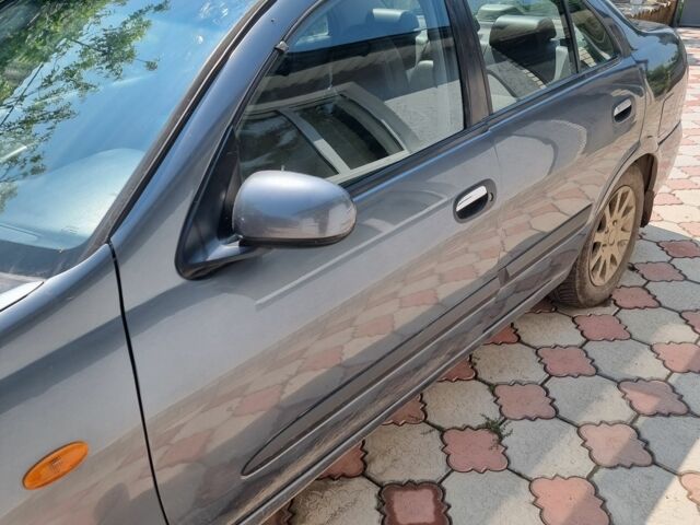 Серый Ниссан Альмера, объемом двигателя 1.5 л и пробегом 400 тыс. км за 3400 $, фото 2 на Automoto.ua