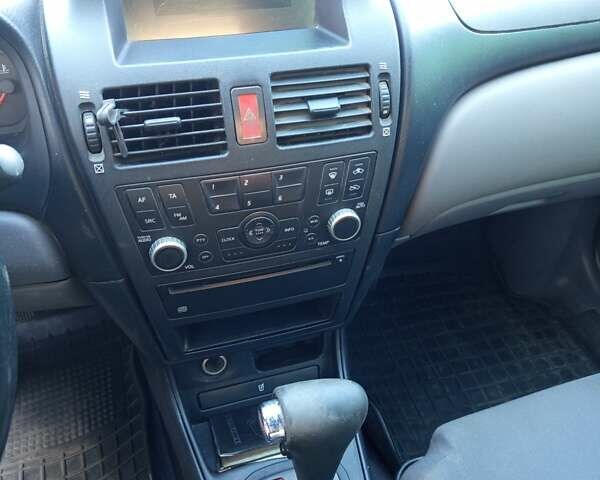 Серый Ниссан Альмера, объемом двигателя 1.8 л и пробегом 135 тыс. км за 4000 $, фото 7 на Automoto.ua