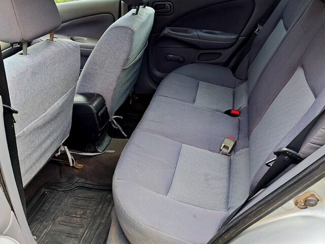 Серый Ниссан Альмера, объемом двигателя 1.5 л и пробегом 299 тыс. км за 3500 $, фото 8 на Automoto.ua