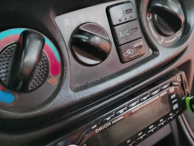 Серый Ниссан Альмера, объемом двигателя 1.5 л и пробегом 263 тыс. км за 2400 $, фото 4 на Automoto.ua