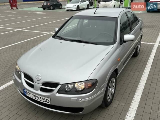 Серый Ниссан Альмера, объемом двигателя 1.5 л и пробегом 140 тыс. км за 4600 $, фото 2 на Automoto.ua