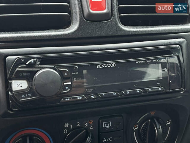 Сірий Ніссан Альмера, об'ємом двигуна 1.5 л та пробігом 302 тис. км за 2900 $, фото 9 на Automoto.ua