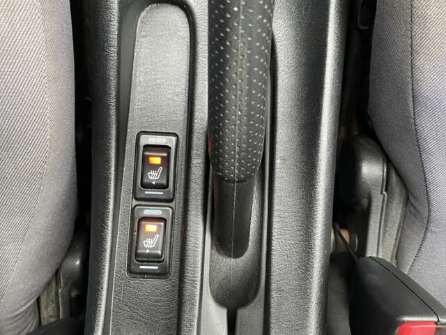 Серый Ниссан Альмера, объемом двигателя 1.5 л и пробегом 181 тыс. км за 2850 $, фото 9 на Automoto.ua