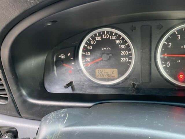 Серый Ниссан Альмера, объемом двигателя 1.5 л и пробегом 265 тыс. км за 2600 $, фото 4 на Automoto.ua