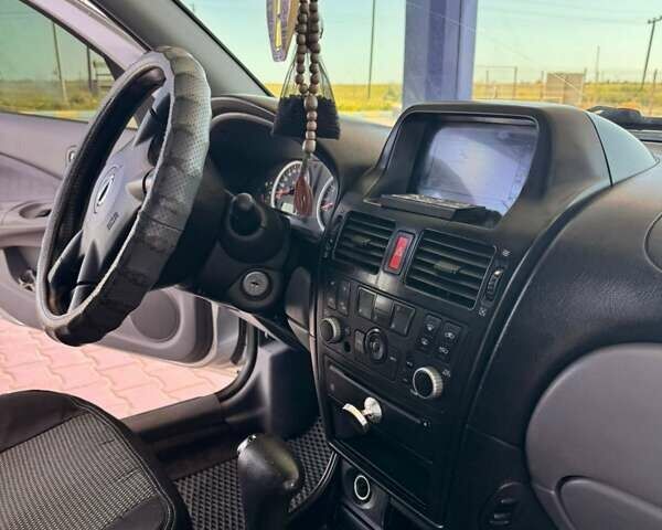 Сірий Ніссан Альмера, об'ємом двигуна 1.77 л та пробігом 240 тис. км за 3799 $, фото 26 на Automoto.ua