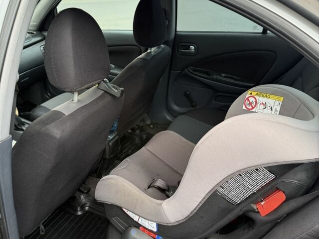 Серый Ниссан Альмера, объемом двигателя 1.5 л и пробегом 540 тыс. км за 3600 $, фото 1 на Automoto.ua