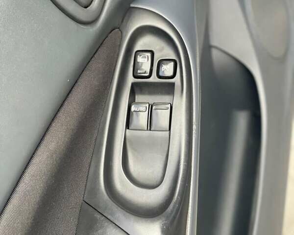 Сірий Ніссан Альмера, об'ємом двигуна 1.77 л та пробігом 320 тис. км за 3299 $, фото 11 на Automoto.ua