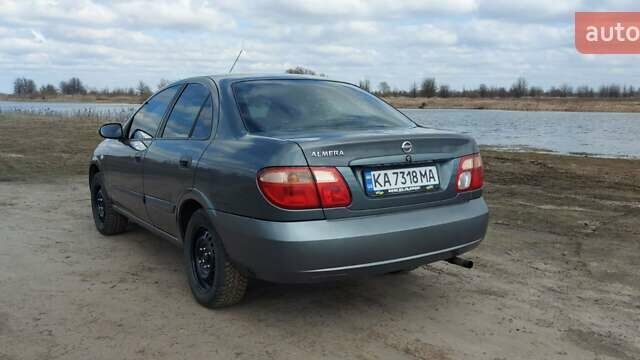 Серый Ниссан Альмера, объемом двигателя 1.8 л и пробегом 312 тыс. км за 3100 $, фото 3 на Automoto.ua