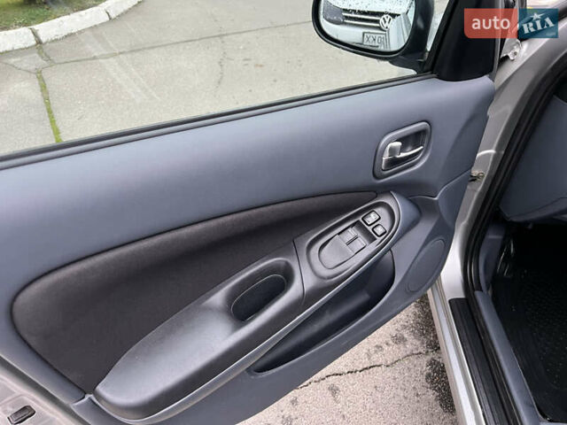 Серый Ниссан Альмера, объемом двигателя 0 л и пробегом 87 тыс. км за 5300 $, фото 11 на Automoto.ua